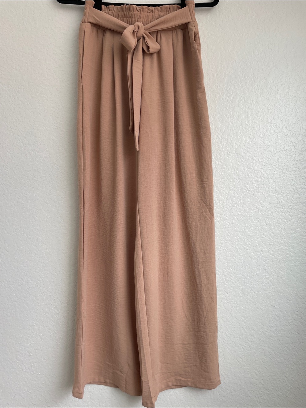 HEY MOMENTS Wide Leg Paperbag Waist Pants in Blush | small